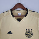 FC Bayern Munich 2004-06 Away Shirt 3