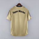 FC Bayern Munich 2004-06 Away Shirt 2