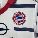 FC Bayern Munich 1998-00 Away Shirt 3